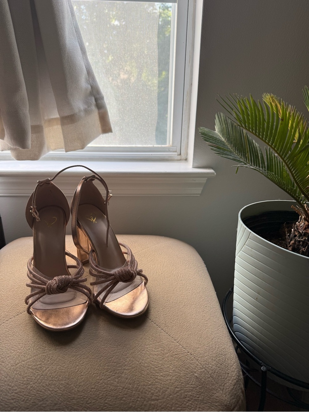 Women’s Knot-Front Strappy High Heel Sandals in Rose Gold